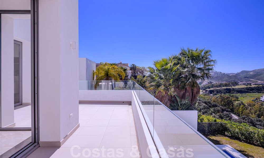 Prête à emménager, nouvelle villa de luxe moderne dans une résidence fermée à vendre à Marbella - Benahavis 35711