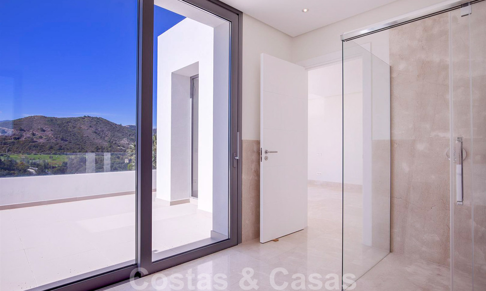 Prête à emménager, nouvelle villa de luxe moderne dans une résidence fermée à vendre à Marbella - Benahavis 35713