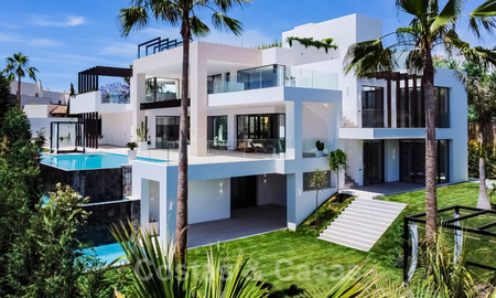 Prêt à emménager, nouvelle villa moderne à vendre avec vue sur la mer depuis tous les niveaux dans un complexe de golf cinq étoiles à Marbella - Benahavis 35722