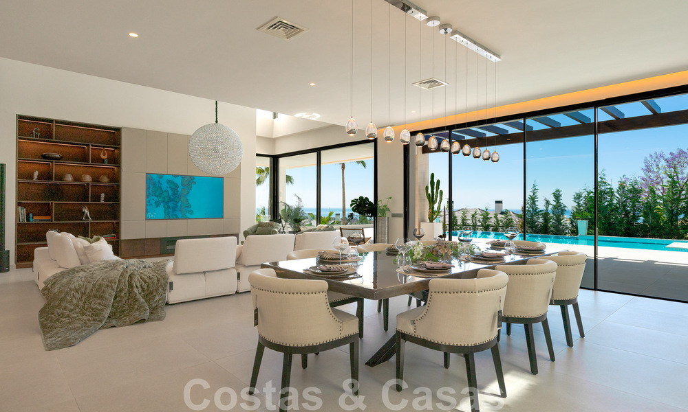 Prêt à emménager, nouvelle villa moderne à vendre avec vue sur la mer depuis tous les niveaux dans un complexe de golf cinq étoiles à Marbella - Benahavis 35724