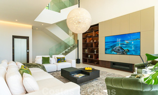 Prêt à emménager, nouvelle villa moderne à vendre avec vue sur la mer depuis tous les niveaux dans un complexe de golf cinq étoiles à Marbella - Benahavis 35730 