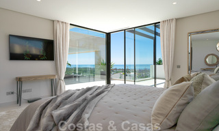 Prêt à emménager, nouvelle villa moderne à vendre avec vue sur la mer depuis tous les niveaux dans un complexe de golf cinq étoiles à Marbella - Benahavis 35744 