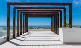 Prêt à emménager, nouvelle villa moderne à vendre avec vue sur la mer depuis tous les niveaux dans un complexe de golf cinq étoiles à Marbella - Benahavis 35752 
