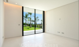 Prêt à emménager, nouvelle villa moderne à vendre avec vue sur la mer depuis tous les niveaux dans un complexe de golf cinq étoiles à Marbella - Benahavis 35755 