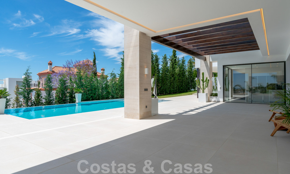 Prêt à emménager, nouvelle villa moderne à vendre avec vue sur la mer depuis tous les niveaux dans un complexe de golf cinq étoiles à Marbella - Benahavis 35765