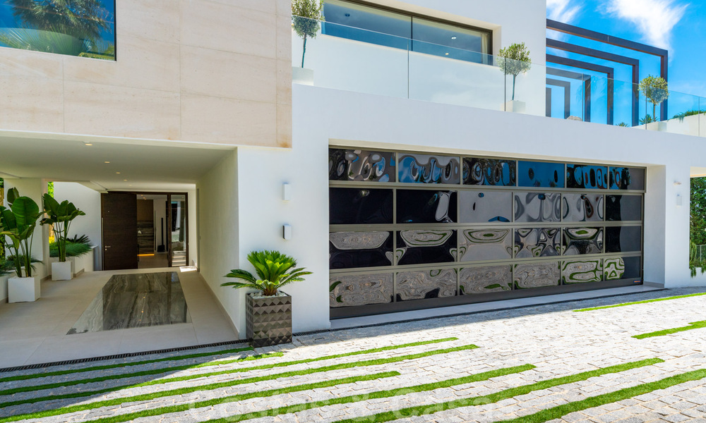 Prêt à emménager, nouvelle villa moderne à vendre avec vue sur la mer depuis tous les niveaux dans un complexe de golf cinq étoiles à Marbella - Benahavis 35767