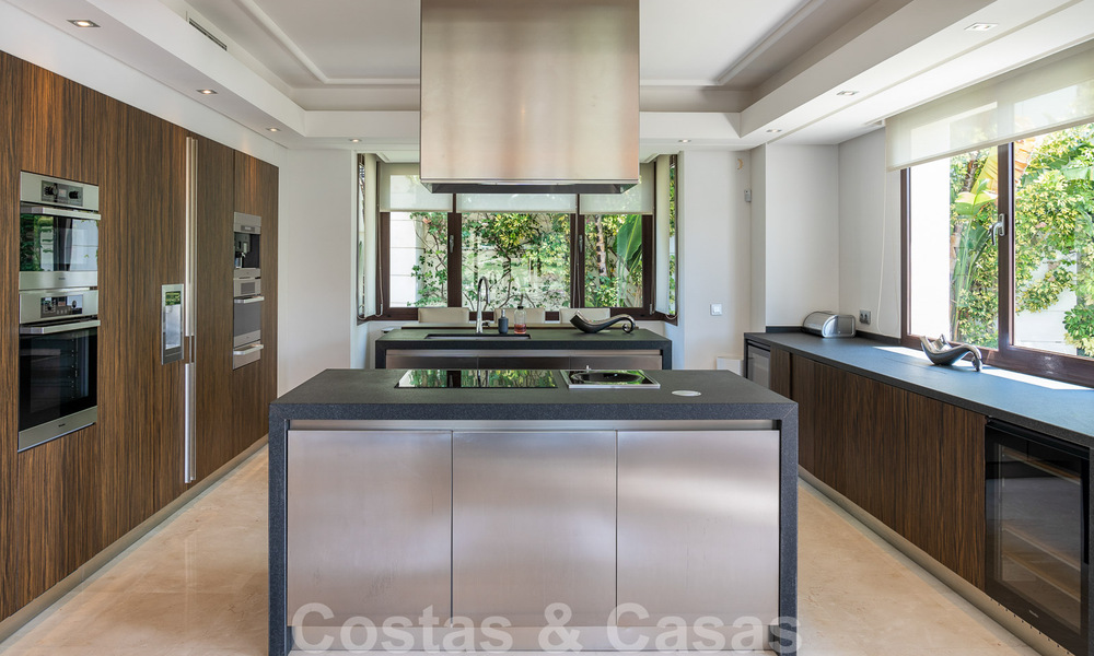 Villa de luxe prête à emménager, en première ligne du golf à Benahavis - Marbella 35802
