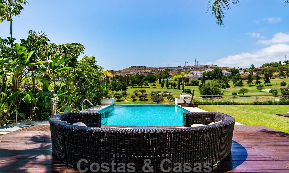 Villa de luxe prête à emménager, en première ligne du golf à Benahavis - Marbella 35805