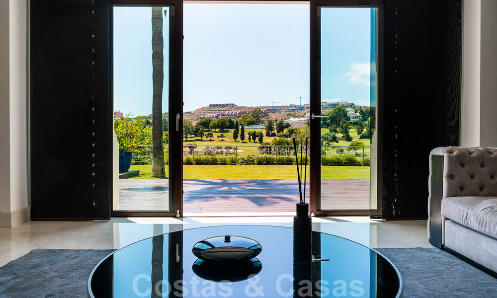 Villa de luxe prête à emménager, en première ligne du golf à Benahavis - Marbella 35813