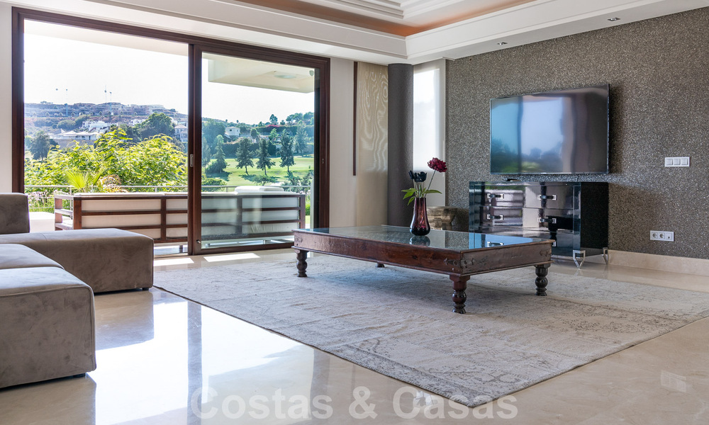 Villa de luxe prête à emménager, en première ligne du golf à Benahavis - Marbella 35814