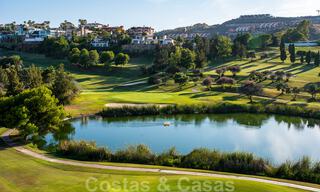 Villa de luxe prête à emménager, en première ligne du golf à Benahavis - Marbella 35826 