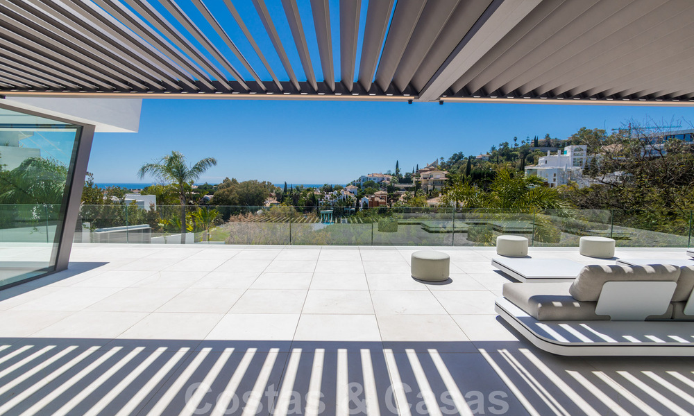 Prêt à emménager, villa moderne, super luxueuse à vendre avec vue imprenable dans une urbanisation de golf à Marbella - Benahavis 35849
