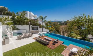 Prêt à emménager, villa moderne, super luxueuse à vendre avec vue imprenable dans une urbanisation de golf à Marbella - Benahavis 35850 