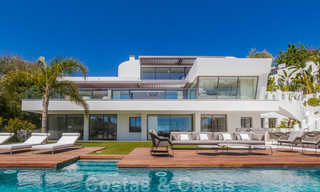 Prêt à emménager, villa moderne, super luxueuse à vendre avec vue imprenable dans une urbanisation de golf à Marbella - Benahavis 35851 