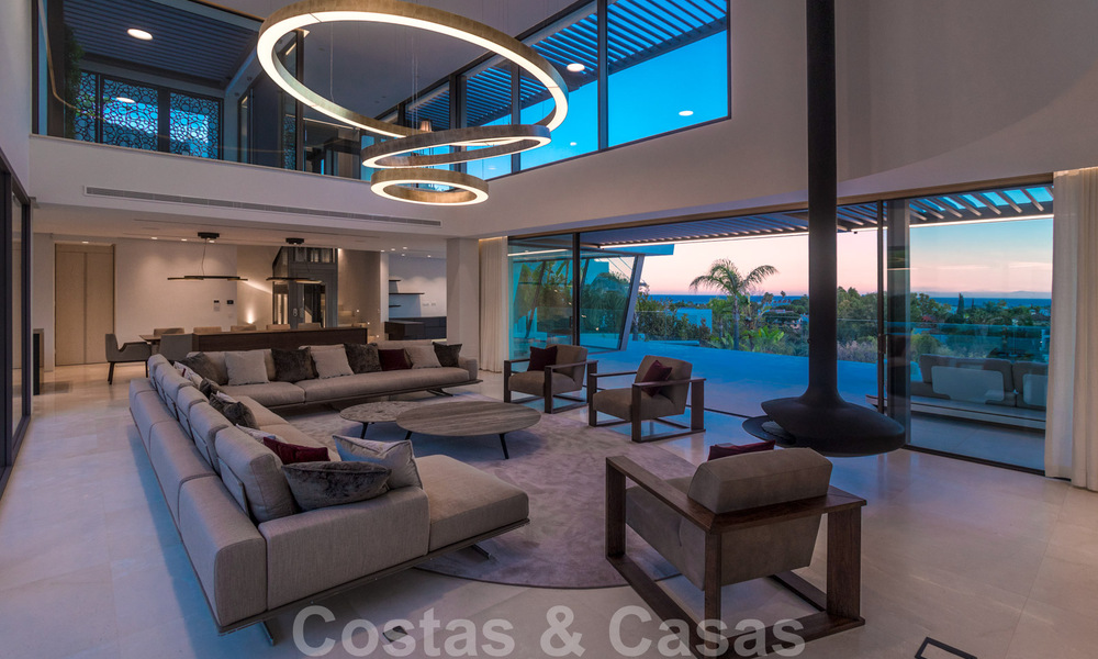 Prêt à emménager, villa moderne, super luxueuse à vendre avec vue imprenable dans une urbanisation de golf à Marbella - Benahavis 35852