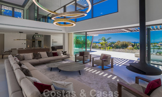 Prêt à emménager, villa moderne, super luxueuse à vendre avec vue imprenable dans une urbanisation de golf à Marbella - Benahavis 35856 