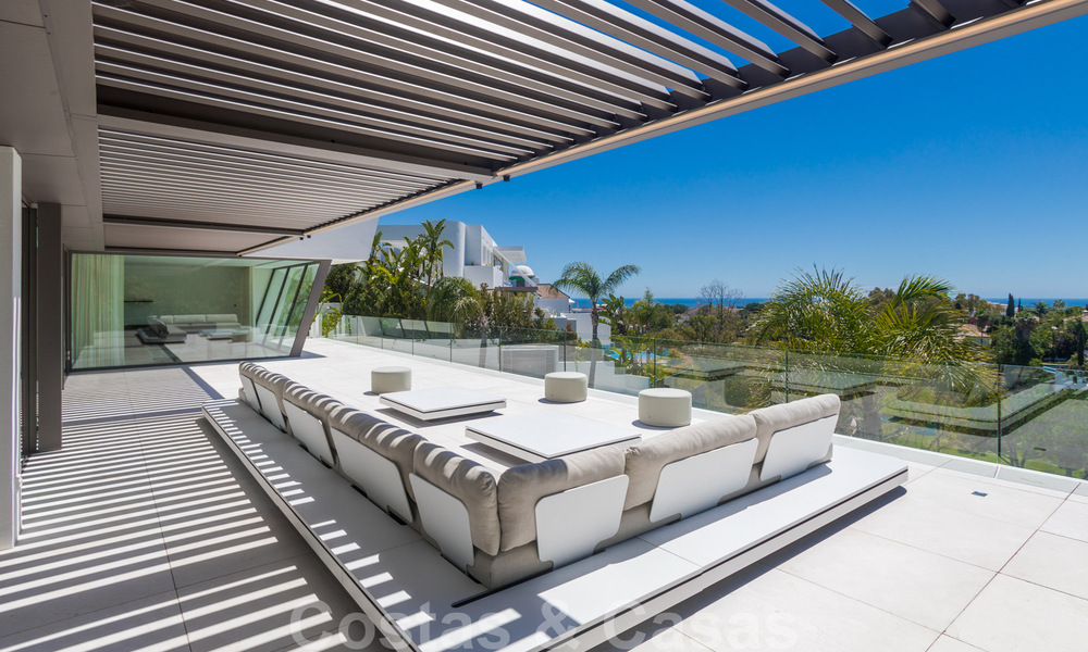 Prêt à emménager, villa moderne, super luxueuse à vendre avec vue imprenable dans une urbanisation de golf à Marbella - Benahavis 35857