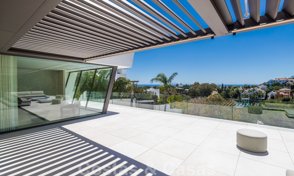 Prêt à emménager, villa moderne, super luxueuse à vendre avec vue imprenable dans une urbanisation de golf à Marbella - Benahavis 35858