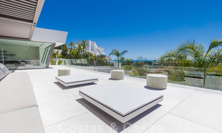 Prêt à emménager, villa moderne, super luxueuse à vendre avec vue imprenable dans une urbanisation de golf à Marbella - Benahavis 35860 