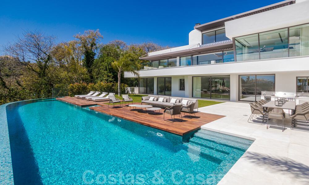 Prêt à emménager, villa moderne, super luxueuse à vendre avec vue imprenable dans une urbanisation de golf à Marbella - Benahavis 35864