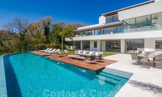 Prêt à emménager, villa moderne, super luxueuse à vendre avec vue imprenable dans une urbanisation de golf à Marbella - Benahavis 35864 