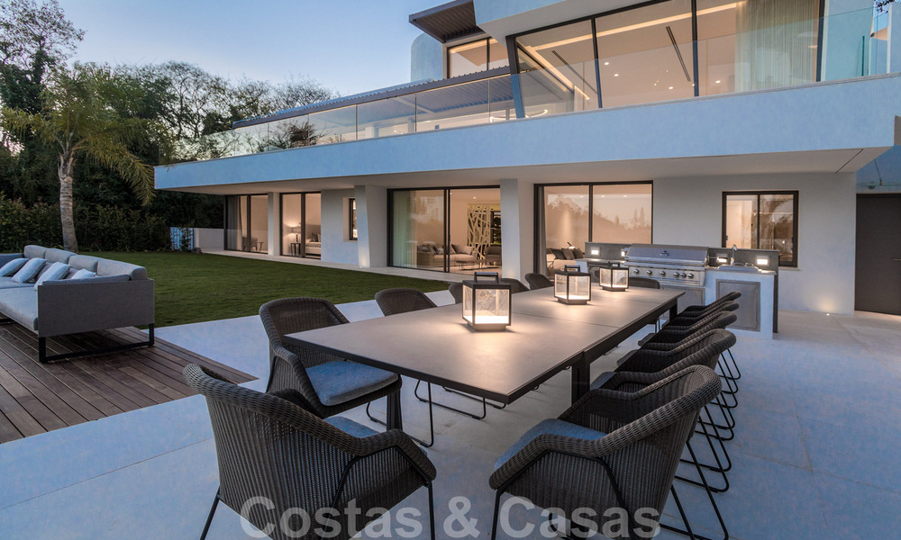 Prêt à emménager, villa moderne, super luxueuse à vendre avec vue imprenable dans une urbanisation de golf à Marbella - Benahavis 35865