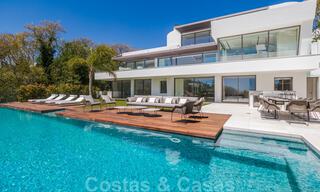 Prêt à emménager, villa moderne, super luxueuse à vendre avec vue imprenable dans une urbanisation de golf à Marbella - Benahavis 35866 