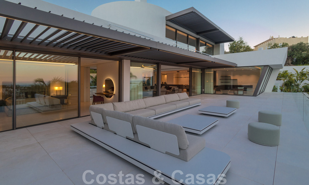Prêt à emménager, villa moderne, super luxueuse à vendre avec vue imprenable dans une urbanisation de golf à Marbella - Benahavis 35869