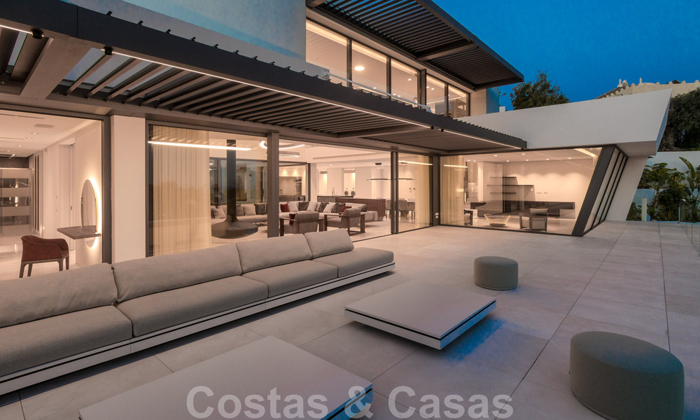 Prêt à emménager, villa moderne, super luxueuse à vendre avec vue imprenable dans une urbanisation de golf à Marbella - Benahavis 35872