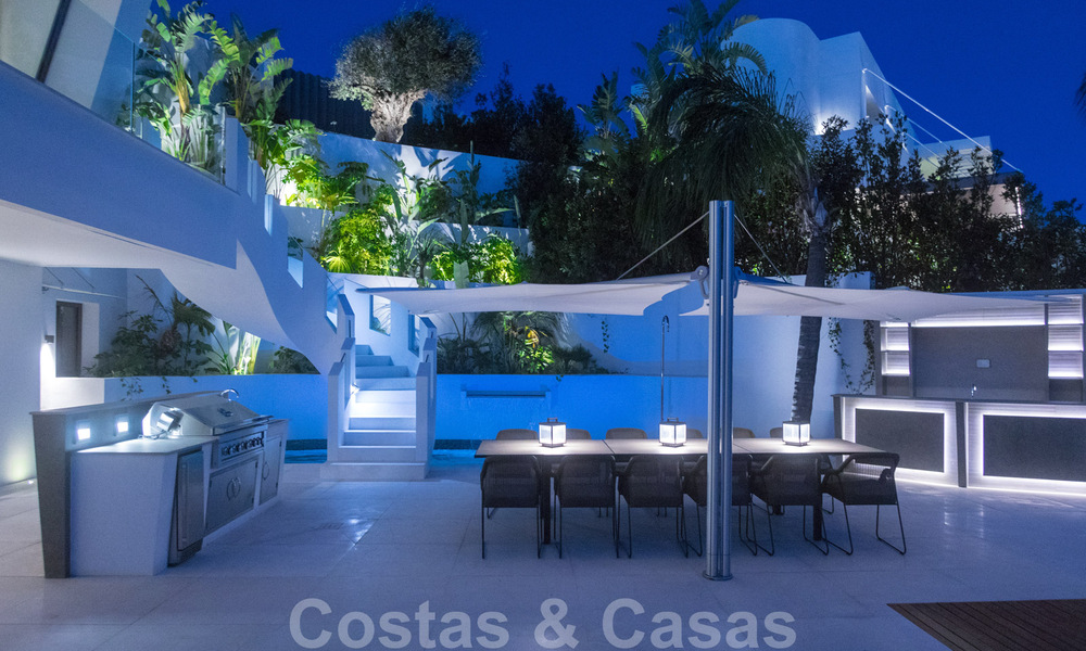 Prêt à emménager, villa moderne, super luxueuse à vendre avec vue imprenable dans une urbanisation de golf à Marbella - Benahavis 35875