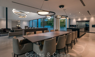 Prêt à emménager, villa moderne, super luxueuse à vendre avec vue imprenable dans une urbanisation de golf à Marbella - Benahavis 35883 