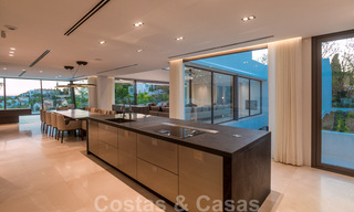 Prêt à emménager, villa moderne, super luxueuse à vendre avec vue imprenable dans une urbanisation de golf à Marbella - Benahavis 35886 
