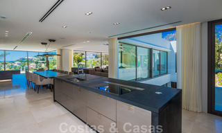 Prêt à emménager, villa moderne, super luxueuse à vendre avec vue imprenable dans une urbanisation de golf à Marbella - Benahavis 35893 