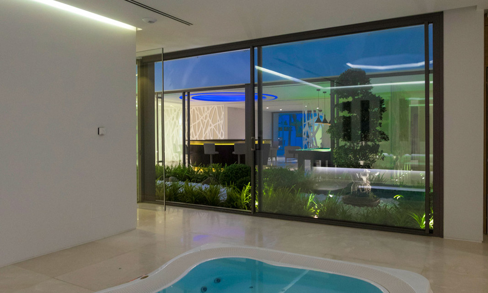 Prêt à emménager, villa moderne, super luxueuse à vendre avec vue imprenable dans une urbanisation de golf à Marbella - Benahavis 35902