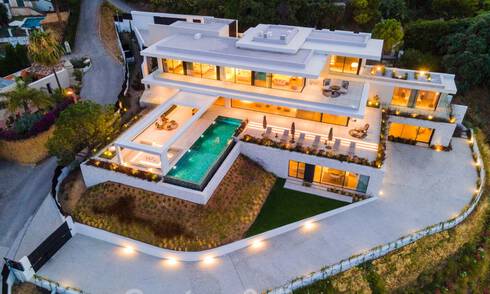 Sensationnelle villa de luxe moderne à vendre avec vue sur la mer à El Madroñal, dans la région de Marbella – Benahavis 35932