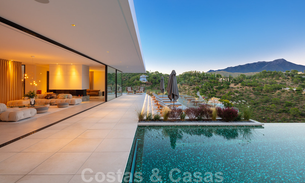 Sensationnelle villa de luxe moderne à vendre avec vue sur la mer à El Madroñal, dans la région de Marbella – Benahavis 35934