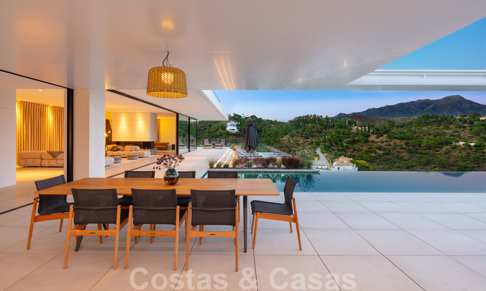 Sensationnelle villa de luxe moderne à vendre avec vue sur la mer à El Madroñal, dans la région de Marbella – Benahavis 35935