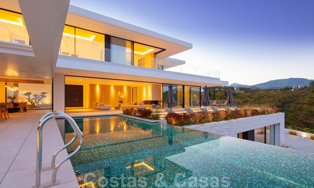 Sensationnelle villa de luxe moderne à vendre avec vue sur la mer à El Madroñal, dans la région de Marbella – Benahavis 35936