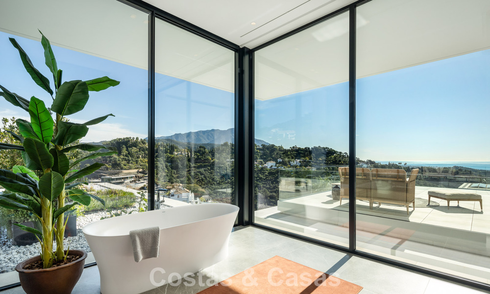 Sensationnelle villa de luxe moderne à vendre avec vue sur la mer à El Madroñal, dans la région de Marbella – Benahavis 779451
