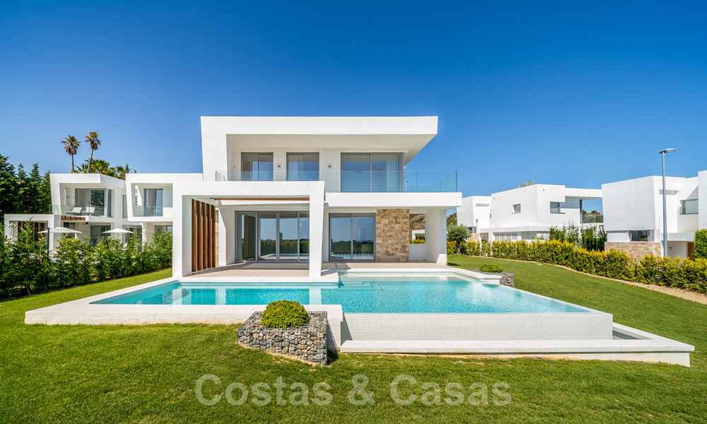 Villa de golf contemporaine à vendre avec des vues magnifiques à Marbella Est 36014