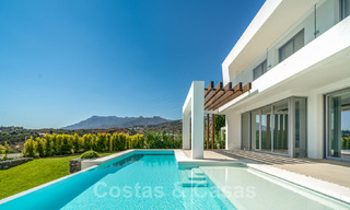 Villa de golf contemporaine à vendre avec des vues magnifiques à Marbella Est 36015 