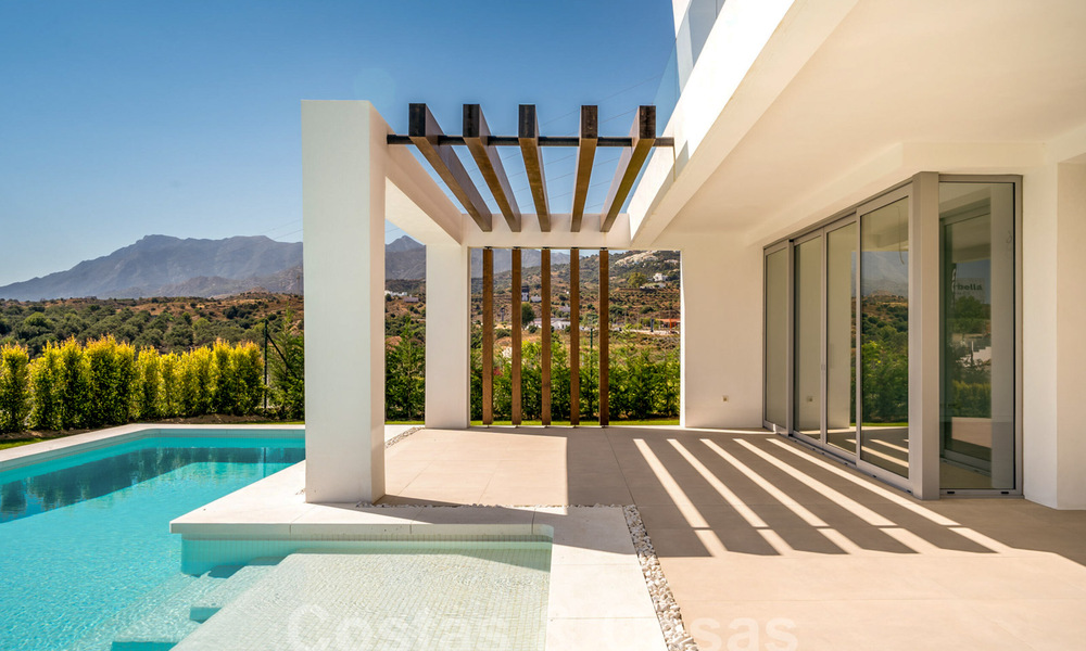 Villa de golf contemporaine à vendre avec des vues magnifiques à Marbella Est 36016