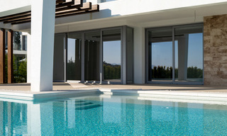Villa de golf contemporaine à vendre avec des vues magnifiques à Marbella Est 36040 