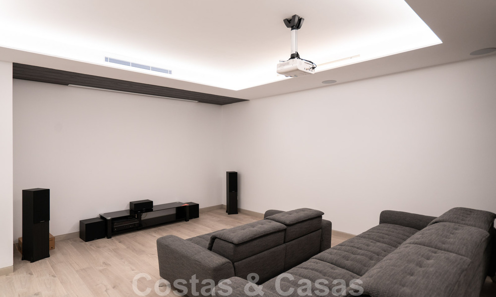 Prête à emménager, toute nouvelle villa moderne et design avec vue imprenable à vendre à Marbella - Benahavis 36045