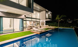 Prête à emménager, toute nouvelle villa moderne et design avec vue imprenable à vendre à Marbella - Benahavis 36046 