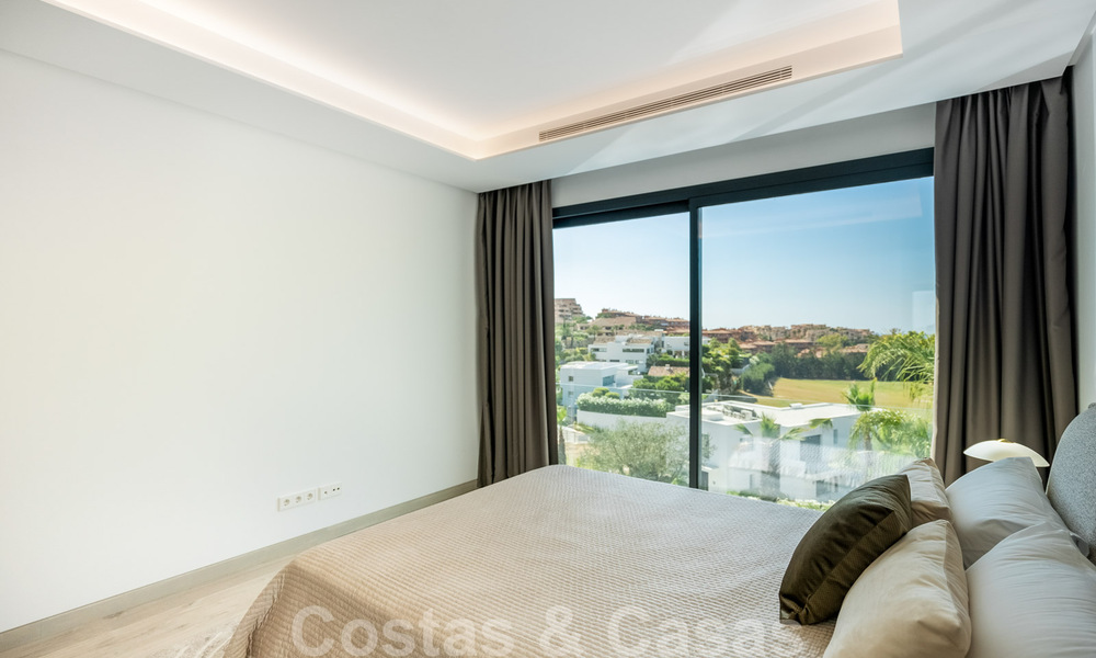Prête à emménager, toute nouvelle villa moderne et design avec vue imprenable à vendre à Marbella - Benahavis 36051