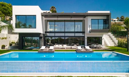 Prête à emménager, toute nouvelle villa moderne et design avec vue imprenable à vendre à Marbella - Benahavis 36057