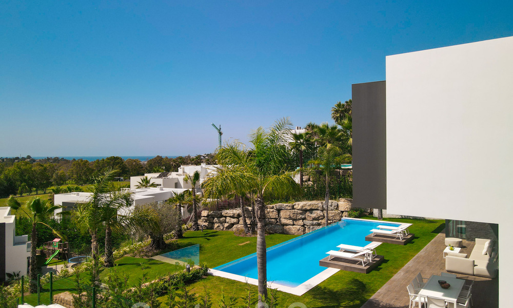 Prête à emménager, toute nouvelle villa moderne et design avec vue imprenable à vendre à Marbella - Benahavis 36059
