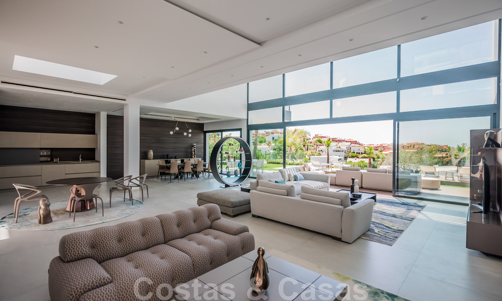 Prête à emménager, toute nouvelle villa moderne et design avec vue imprenable à vendre à Marbella - Benahavis 36064