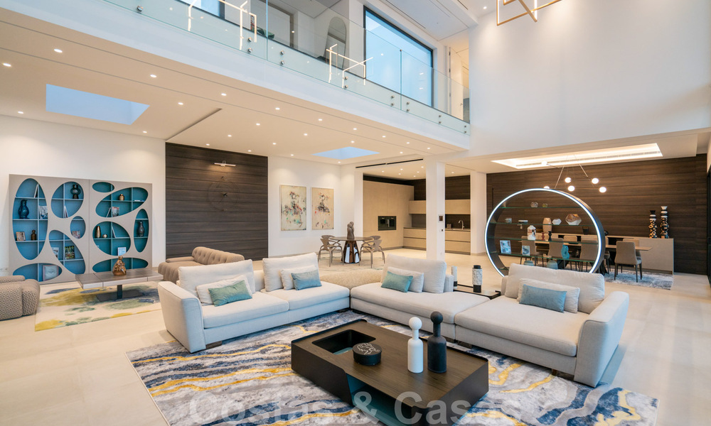 Prête à emménager, toute nouvelle villa moderne et design avec vue imprenable à vendre à Marbella - Benahavis 36069